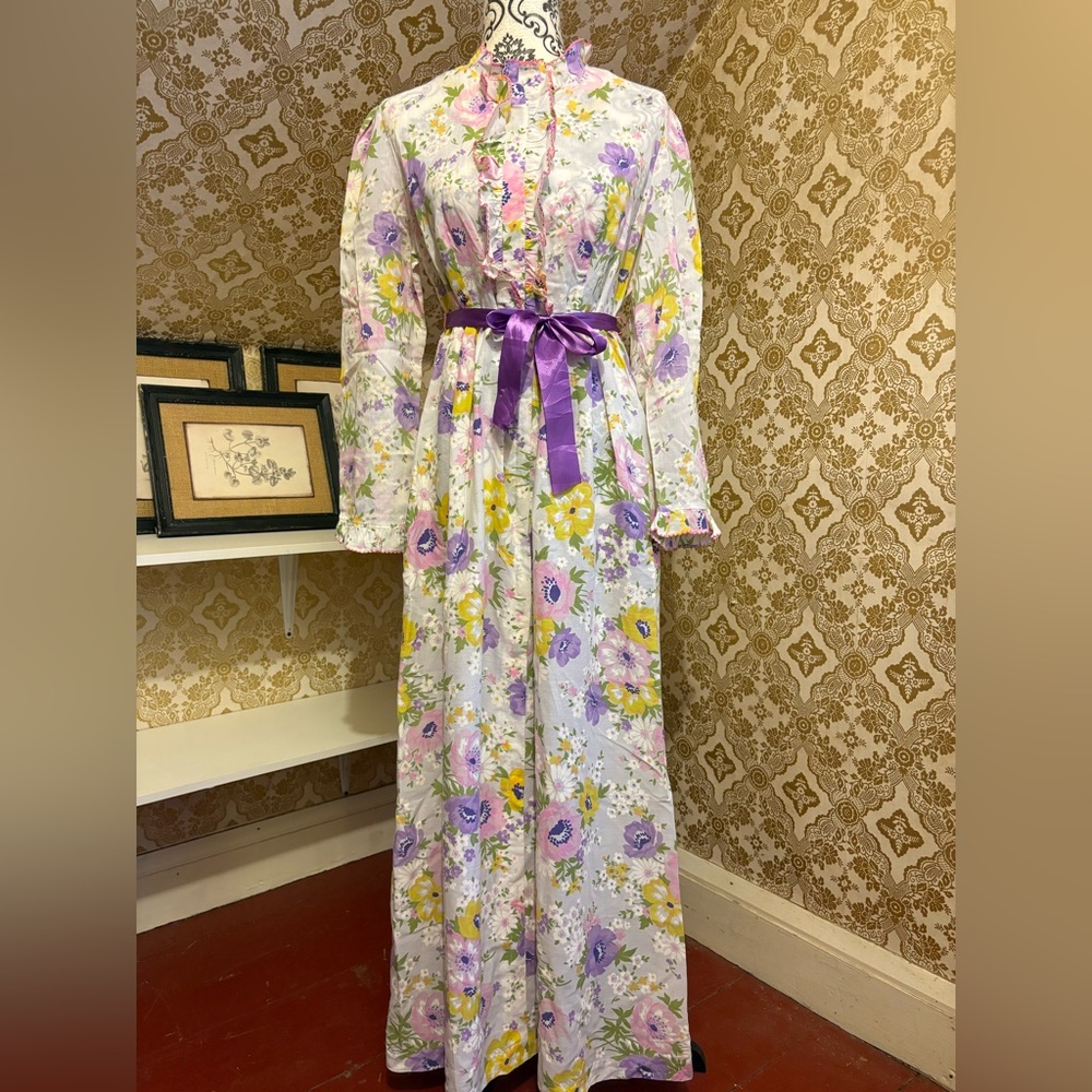 Vintage Loungées Floral House Dress – Soft & Romantic Cottagecore Dream